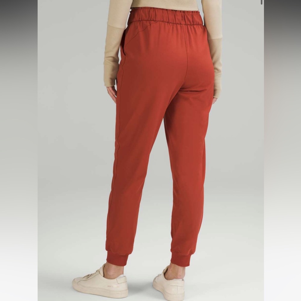 Lululemon Stretch High-Rise Jogger *Full Length
Cayenne size 6 NWT - Picture 3 of 10